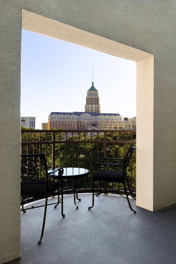 Club Wyndham Riverside Suites Сан-Антонио Экстерьер фото